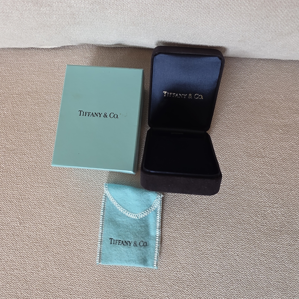 Tiffany & Co. Necklace Case Set w/ Box & Pouch - 2.25” x 3”